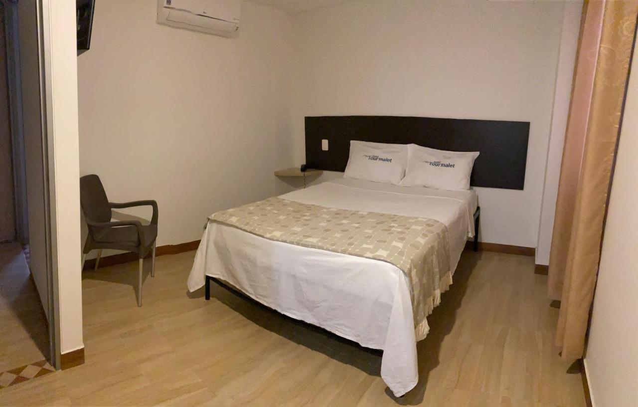 Hotel Tourmalet Кали Екстериор снимка